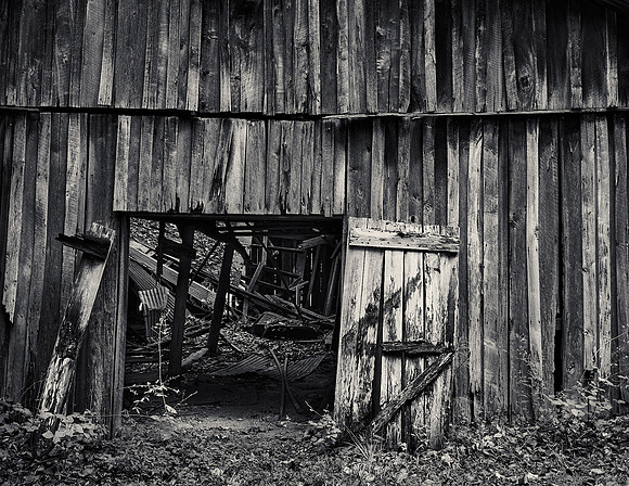 Barn near Natchez Trace State Park, TN